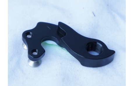 Ureche Schimbator UR-13